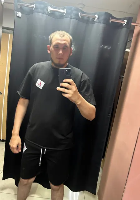 Я Владислав, 24, из Балакова, ищу знакомство для приятного времяпровождения