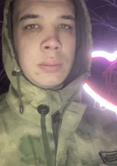 Я Владислав, 22, из Санкт-Петербурга, ищу знакомство для вирта