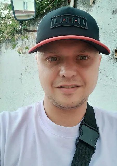 Андрей из Альметьевска, мне 34, познакомлюсь без обязательств