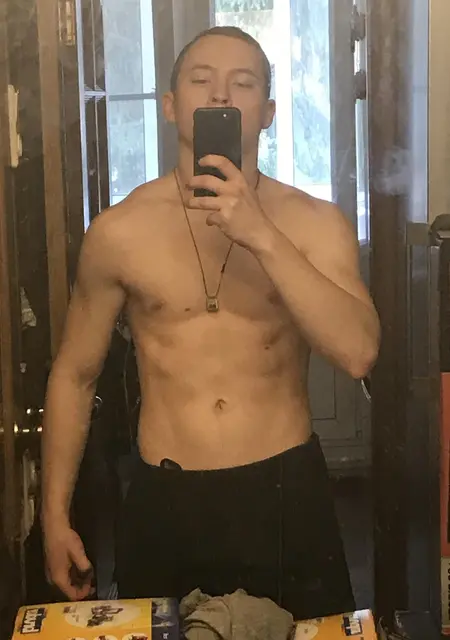 Даниил из Ядрина, мне 22, познакомлюсь на одну ночь