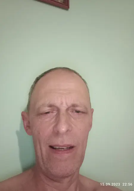 Я Артём, 57, из Анапы, ищу знакомства на одну ночь