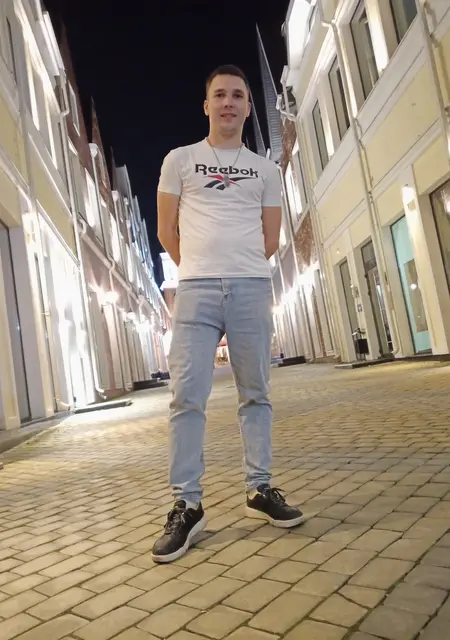 Артём из Таганрога, мне 30, познакомлюсь на одну ночь