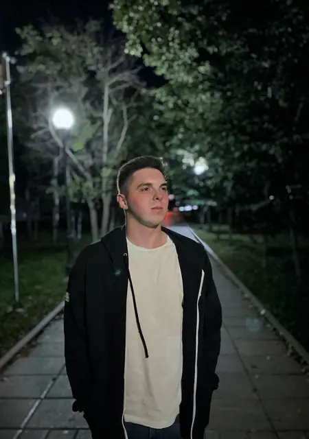 Даниил из Находки, мне 26, познакомлюсь без обязательств