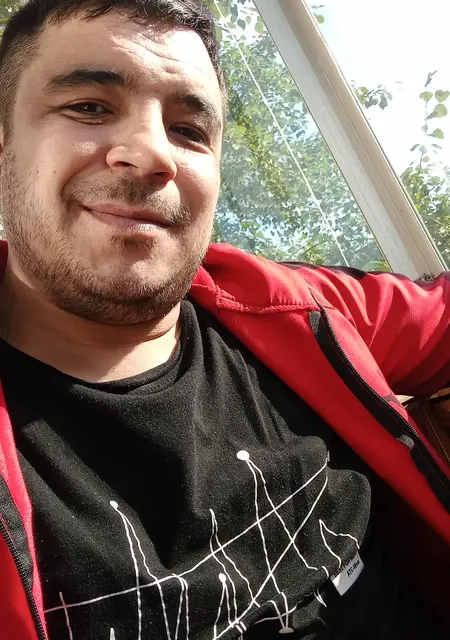 Антон из Нижнего Тагила, мне 32, познакомлюсь для приятного времяпровождения