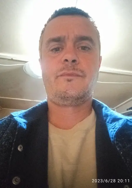 Андрей из Брянска, мне 43, познакомлюсь без обязательств