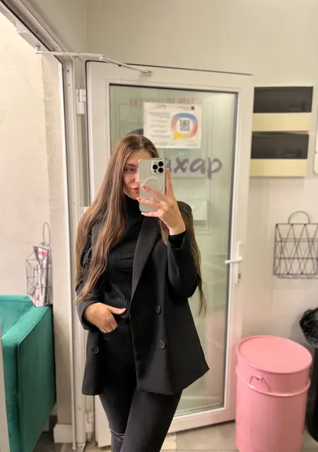 Анастасия из Санкт-Петербурга, ищу на сайте приятное времяпровождение