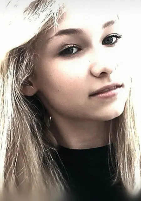 Я Яна, 20, из Москвы, ищу знакомства без обязательств