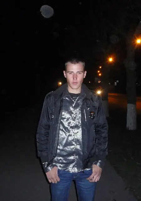 Я Алексей, 35, из Киселевска, ищу знакомства без обязательств