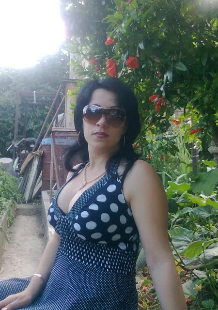 Я Инесса, 42, из Ялты, ищу знакомство для приятного времяпровождения