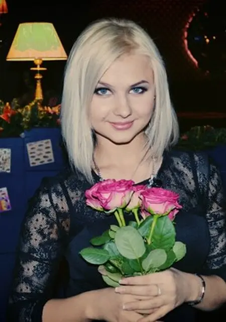Я Анкудинова Анна, 32, из Новосибирска, ищу знакомство для общения