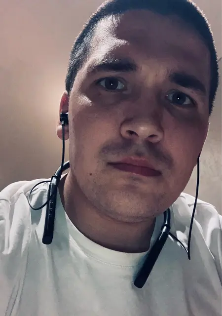 Олег из Ижевска, мне 28, познакомлюсь на одну ночь