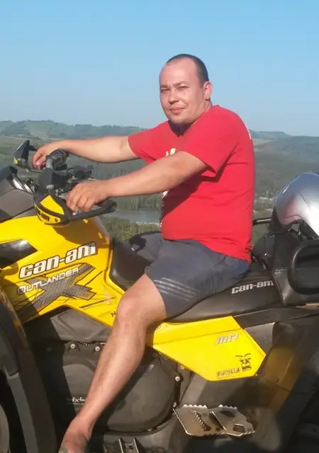 Я Максим, 41, из Киселевска, ищу знакомства без обязательств