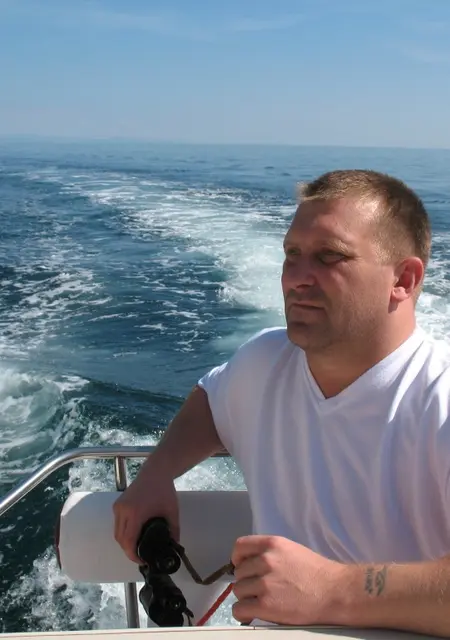 Николай из Кривого Рога, мне 53, познакомлюсь для приятного времяпровождения