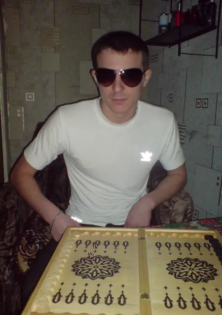 Я Denchik, 35, знакомлюсь для приятного времяпровождения в Донецке