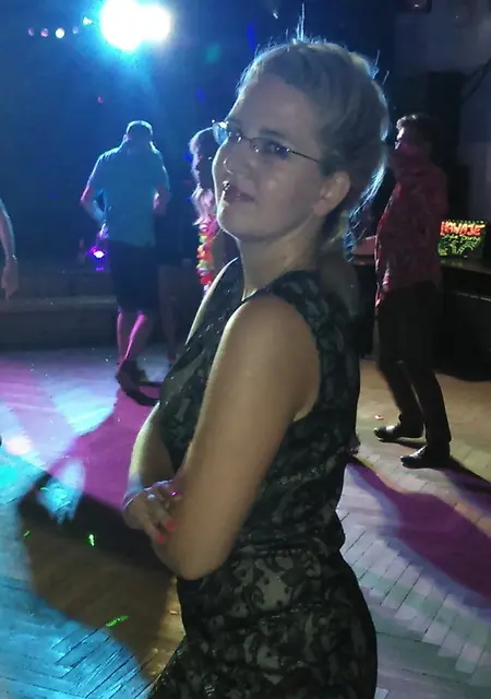 Анна из Усинска, мне 26, познакомлюсь на одну ночь