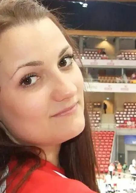 Я Белла, 24, из Удачного, ищу знакомства без обязательств