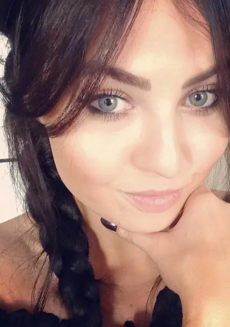 Алина из Сорска, ищу на сайте постоянные отношения