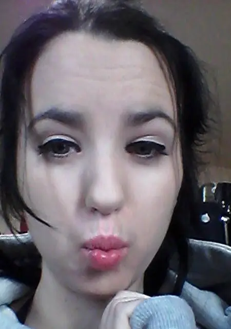 Я Анна, 18, знакомлюсь для постоянных отношений в Камешкове