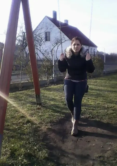 Я Василиса, 25, из Немана, ищу знакомство для постоянных отношений