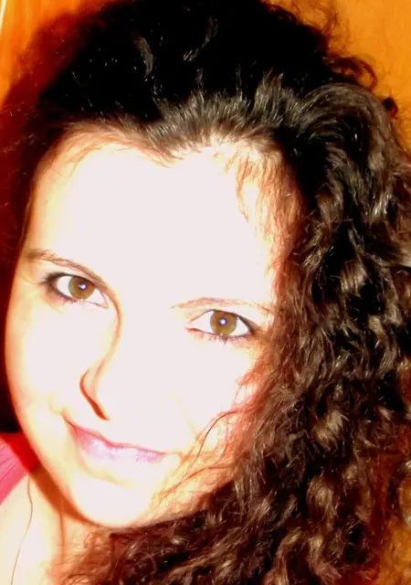 Лариса из Невьянска, мне 23, познакомлюсь для вирта