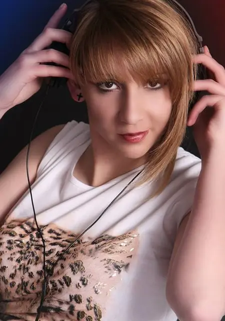 Милана из Каспийска, ищу на сайте постоянные отношения