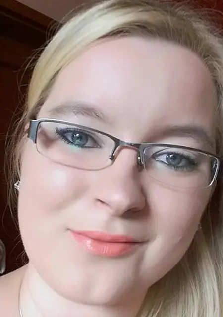 Инна из Североморска, ищу на сайте общение