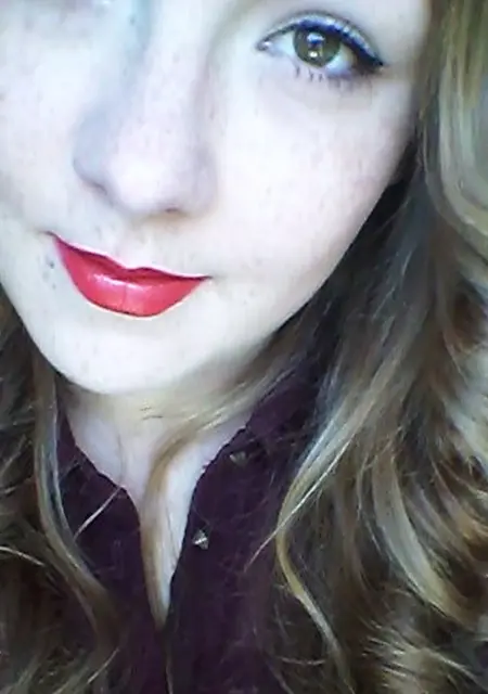 Я Полина, 19, из Белоозёрского, ищу знакомство для вирта