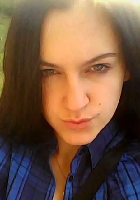 Алла из Смоленска, мне 19, познакомлюсь без обязательств