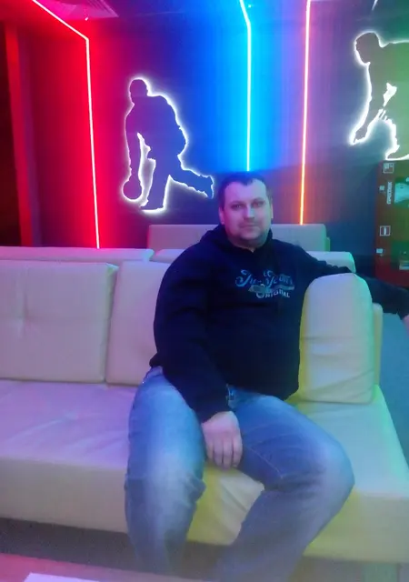 Дима из Жлобина, мне 36, познакомлюсь без обязательств