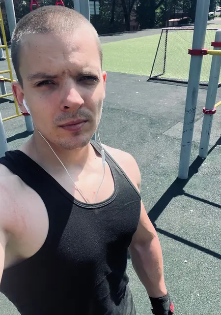 Я Владимир, 32, из Владивостока, ищу знакомство для приятного времяпровождения