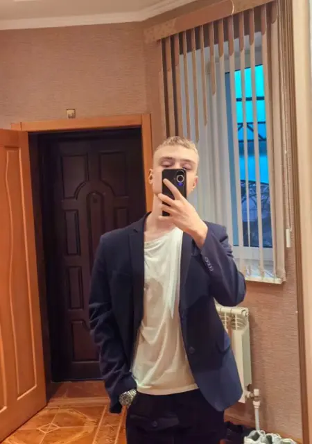 Я Стас, 18, знакомлюсь без обязательств в Новороссийске