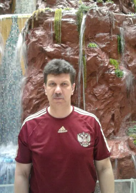 Alex из Анапы, мне 57, познакомлюсь на одну ночь