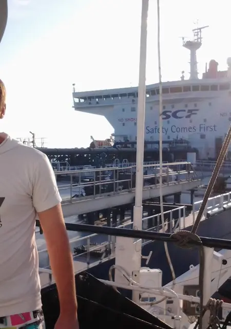 Гарик из Волгодонска, мне 39, познакомлюсь без обязательств