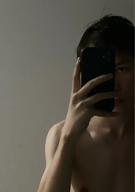 Роман из Владивостока, ищу на сайте знакомства на одну ночь