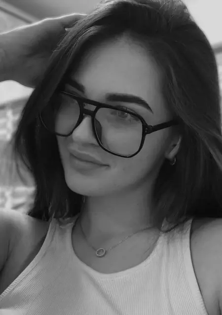 Настя из Москвы, мне 21, познакомлюсь на одну ночь