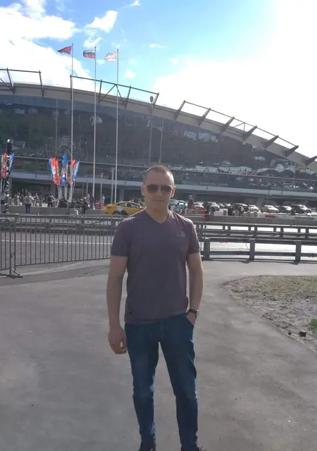 Я Евгений, 39, знакомлюсь для открытые отношения в Новочеркасске