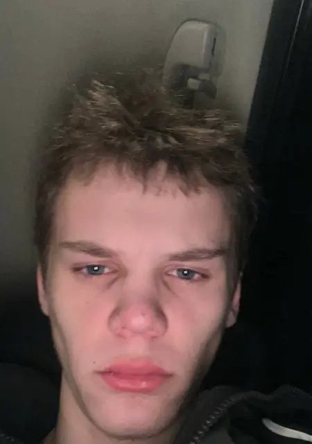 Я Максим, 20, знакомлюсь без обязательств в Чите