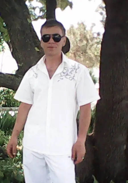 Святослав из Геленджика, мне 49, познакомлюсь на одну ночь