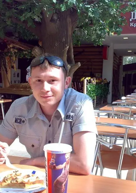 Я Аледен, 44, из Ульяновска, ищу знакомства на одну ночь