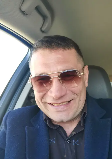 Я Тимур, 46, из Ульяновска, ищу знакомство для приятного времяпровождения