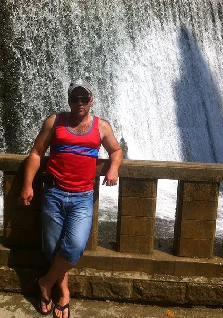 Миша из Белореченска, мне 48, познакомлюсь без обязательств