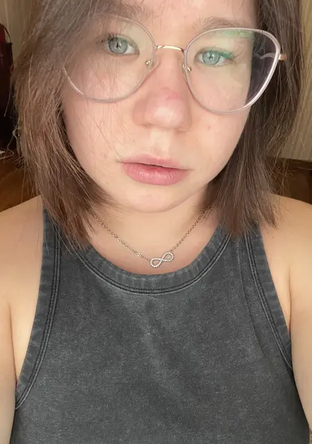 Я Соня, 18, из Санкт-Петербурга, ищу знакомство для общения