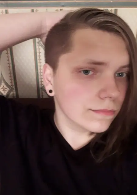 Артем из Архангельска, мне 20, познакомлюсь на одну ночь