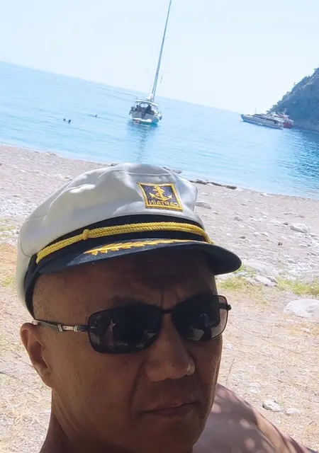 Роберт из Астрахани, мне 51, познакомлюсь на одну ночь