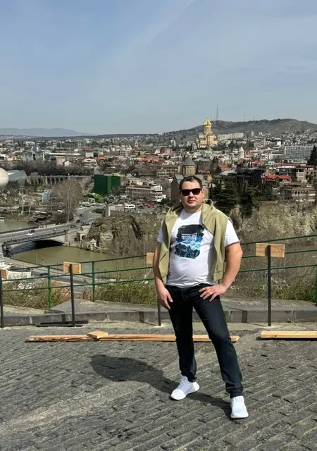 Alex из Перми, мне 30, познакомлюсь на одну ночь