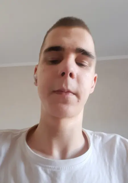 Euru из Пскова, мне 20, познакомлюсь без обязательств