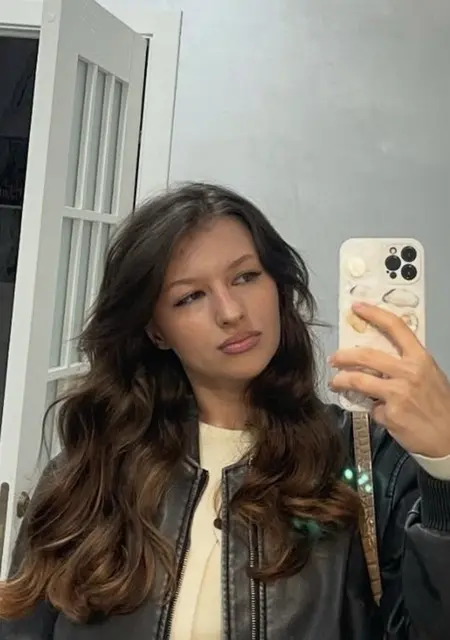 Я Alina, 25, из Москвы, ищу знакомство для приятного времяпровождения