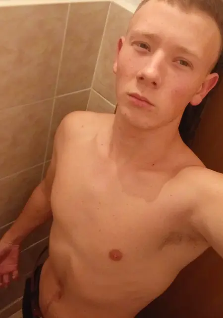 Danil из Новороссийска, мне 20, познакомлюсь на одну ночь