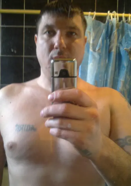 Oleg из Пскова, мне 45, познакомлюсь на одну ночь