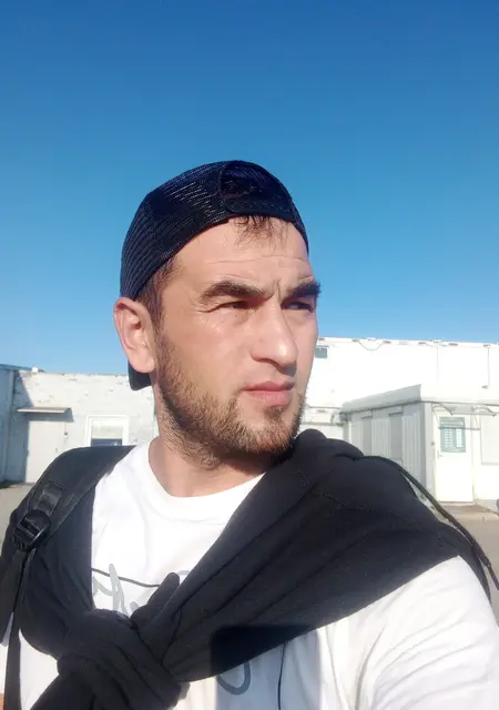 Баха из Колпина, мне 37, познакомлюсь для приятного времяпровождения